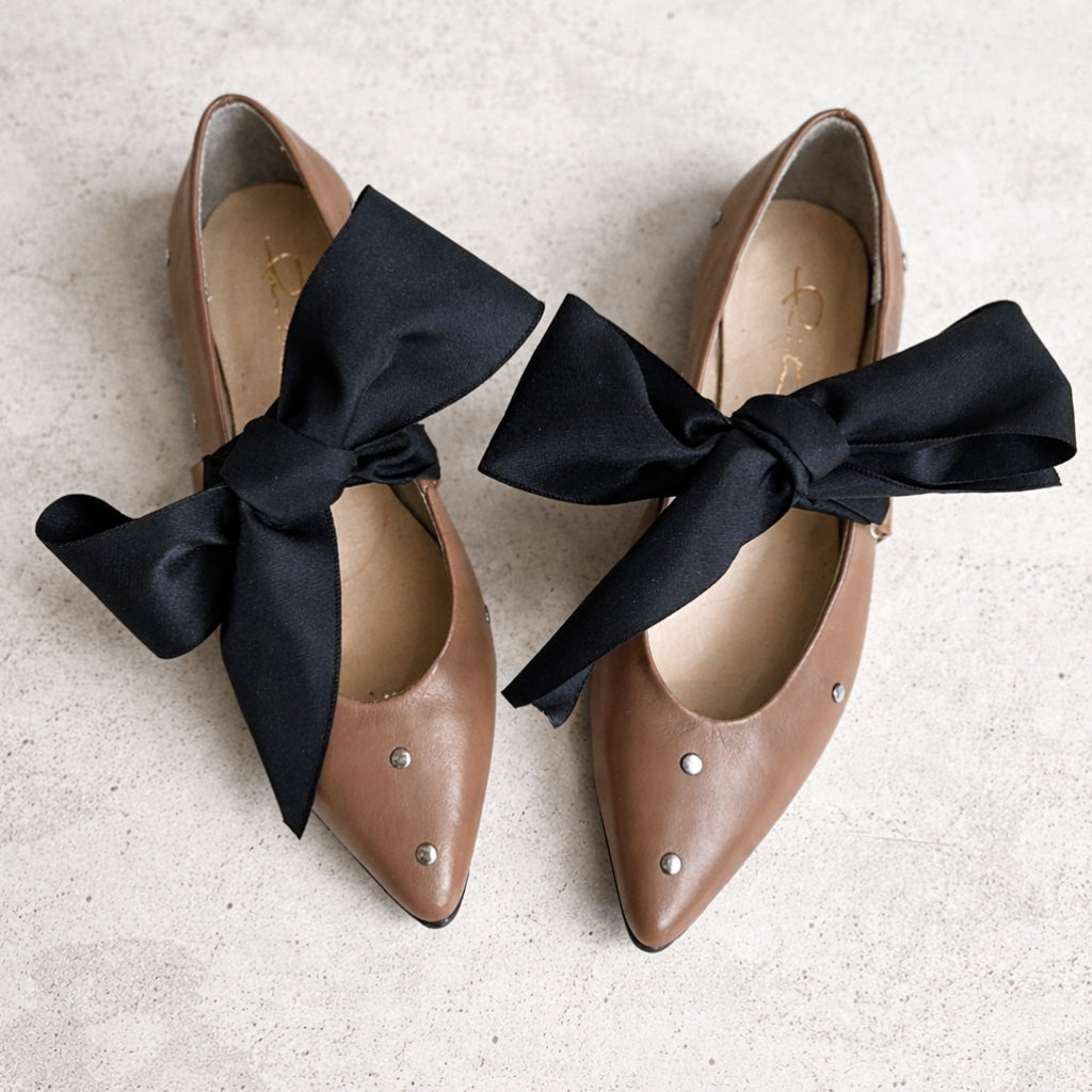 Zapato de cuero topo con cintas intercambiables Jo Topo - Pia Martini Chile