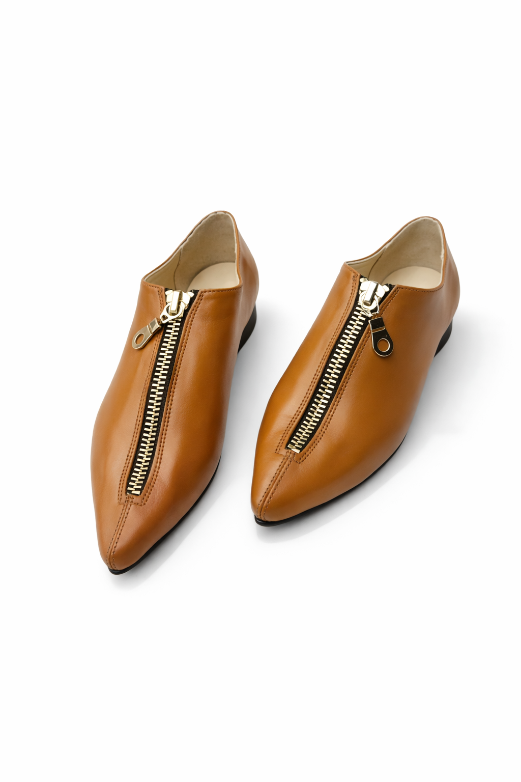 Zapato de cuero camel con cierre metálico Ray Camel - Pia Martini Chile