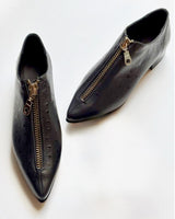 Zapato de cuero negro con cierre metálico Ray Negro - Pia Martini Chile