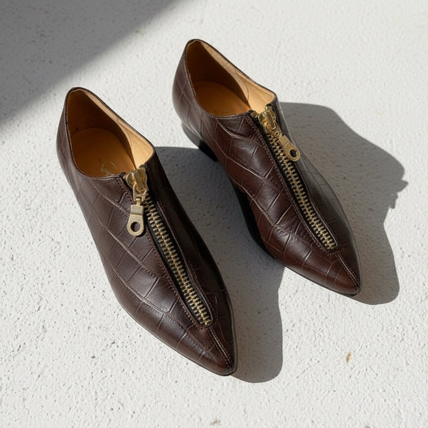 Zapato de cuero marrón con cierre metálico Ray Marrón - Pia Martini Chile